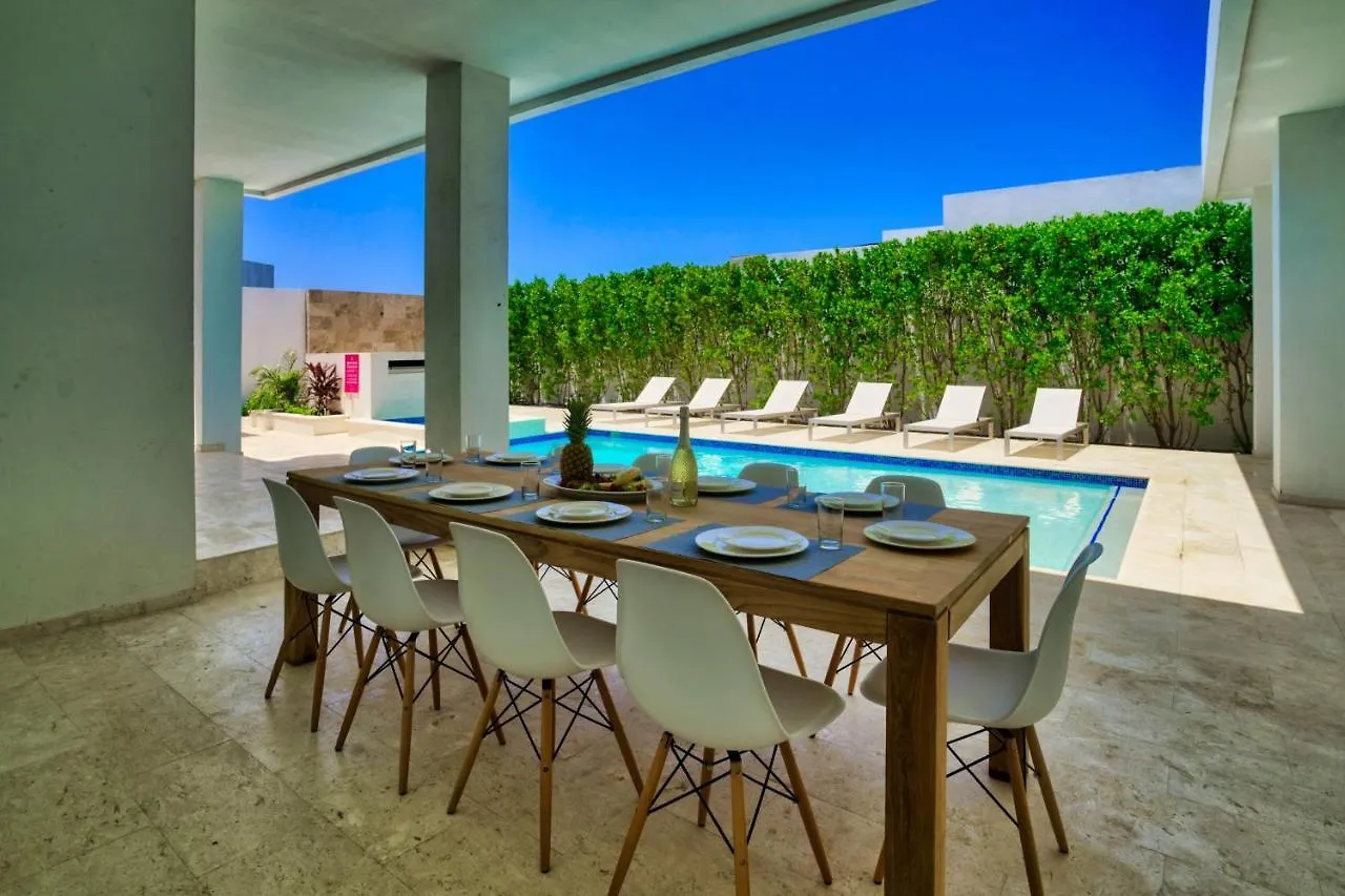 Grand Modern Villa 6-Bedroom Brand New Heated Jacuzzi Palm Beach