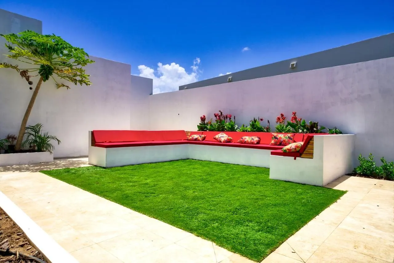 Grand Modern Villa 6-Bedroom Brand New Heated Jacuzzi Palm Beach