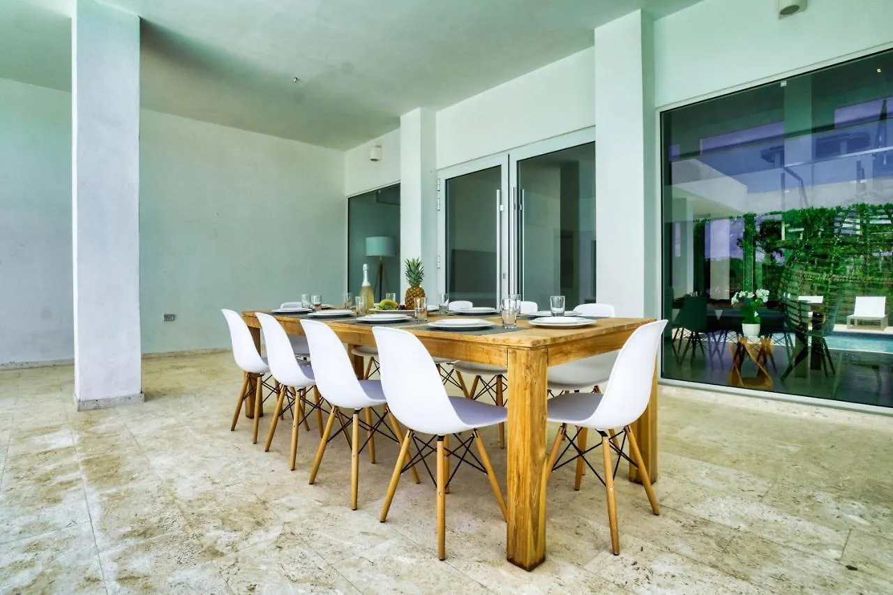 Grand Modern Villa 6-Bedroom Brand New Heated Jacuzzi Palm Beach