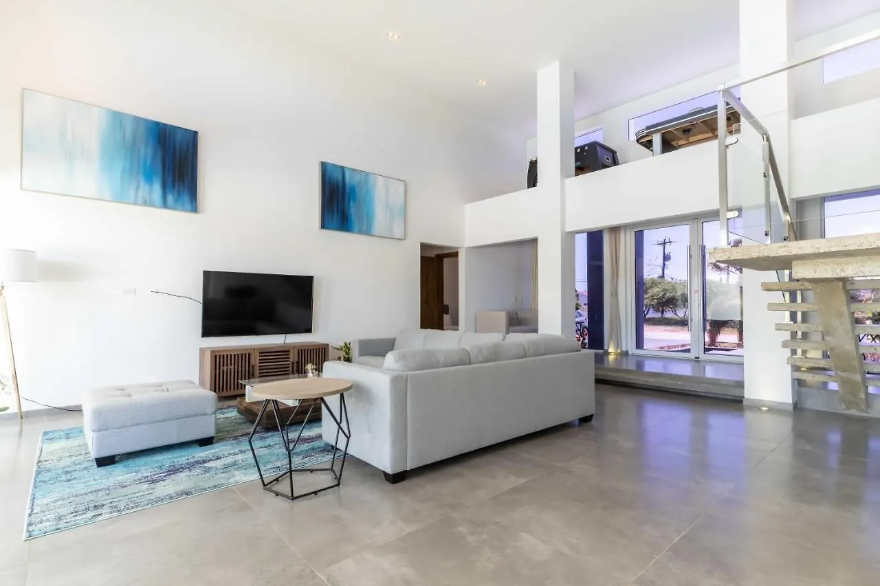Grand Modern Villa 6-Bedroom Brand New Heated Jacuzzi Palm Beach