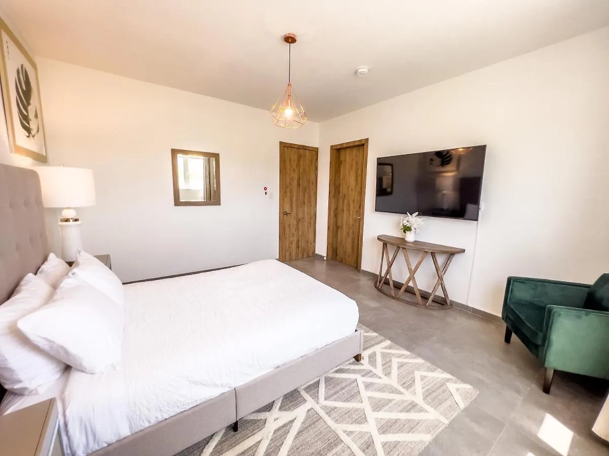 Grand Modern Villa 6-Bedroom Brand New Heated Jacuzzi Palm Beach