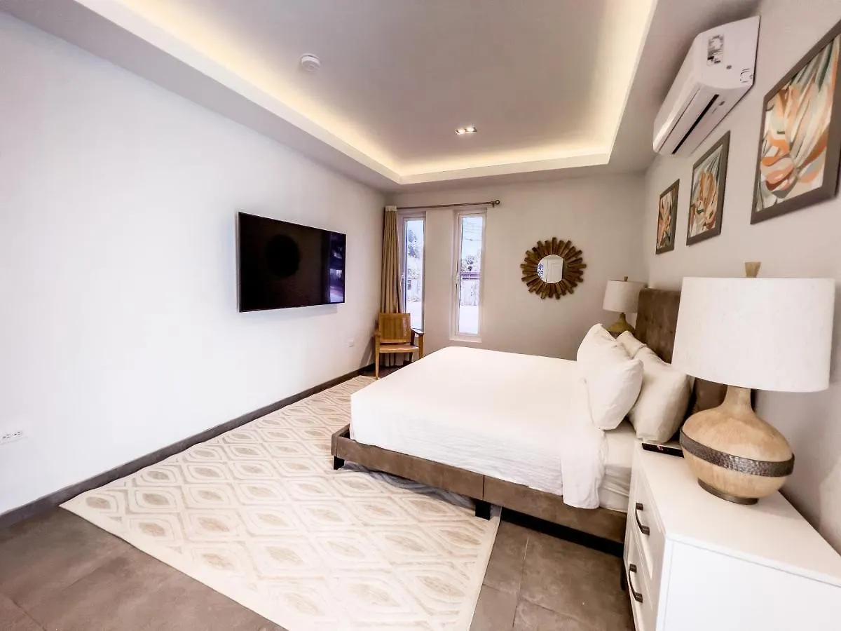Grand Modern Villa 6-Bedroom Brand New Heated Jacuzzi Palm Beach