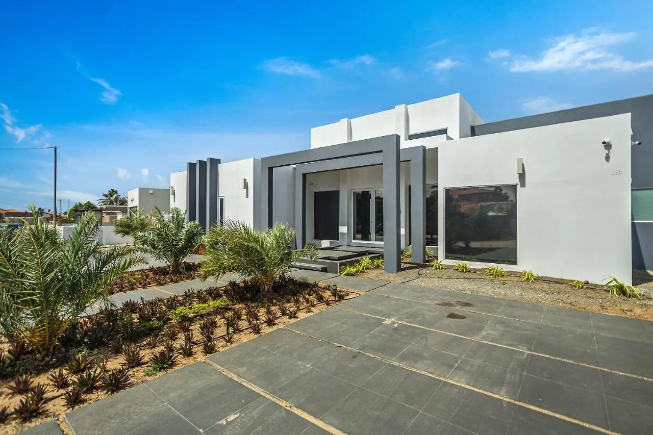 Grand Modern Villa 6-Bedroom Brand New Heated Jacuzzi Palm Beach 0*,  Aruba