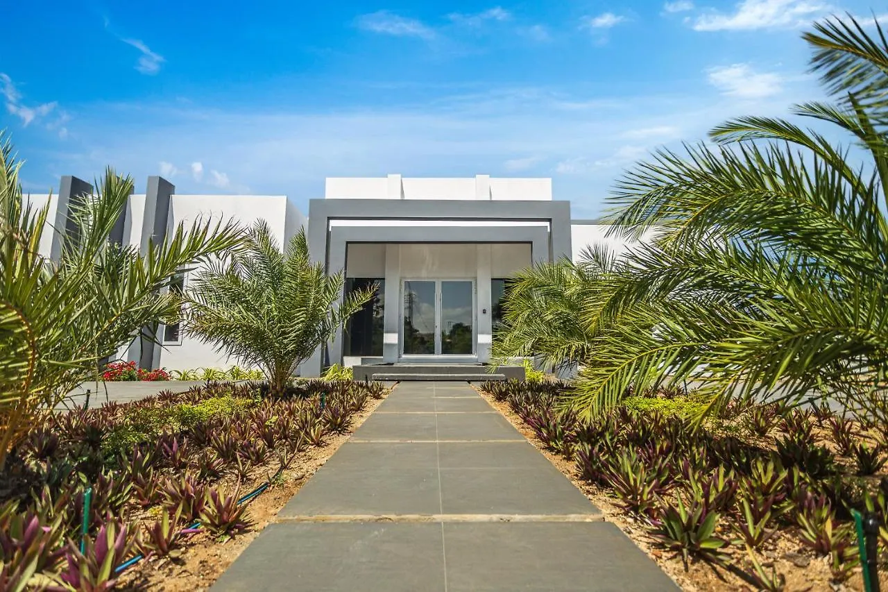 Grand Modern Villa 6-Bedroom Brand New Heated Jacuzzi Palm Beach