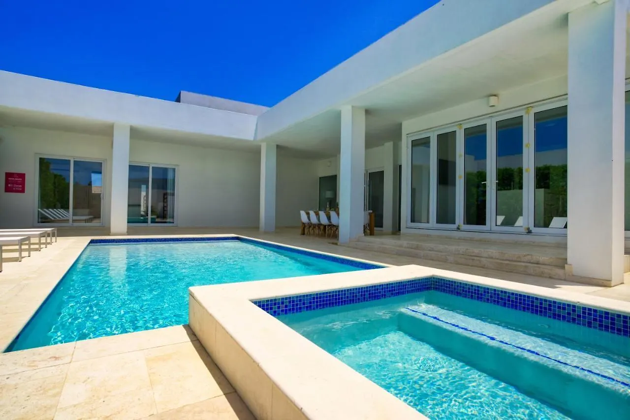 Grand Modern Villa 6-Bedroom Brand New Heated Jacuzzi Palm Beach