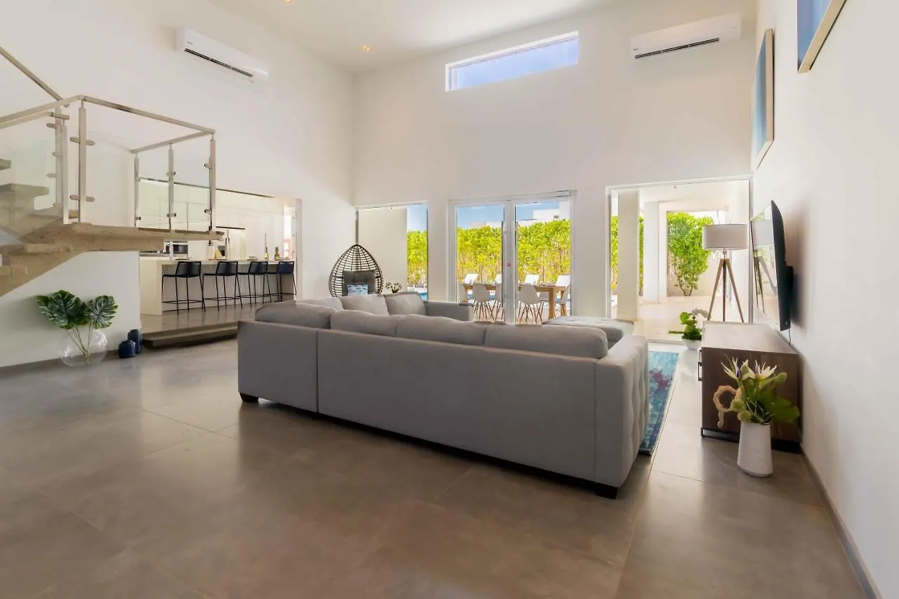 Grand Modern Villa 6-Bedroom Brand New Heated Jacuzzi Palm Beach Aruba
